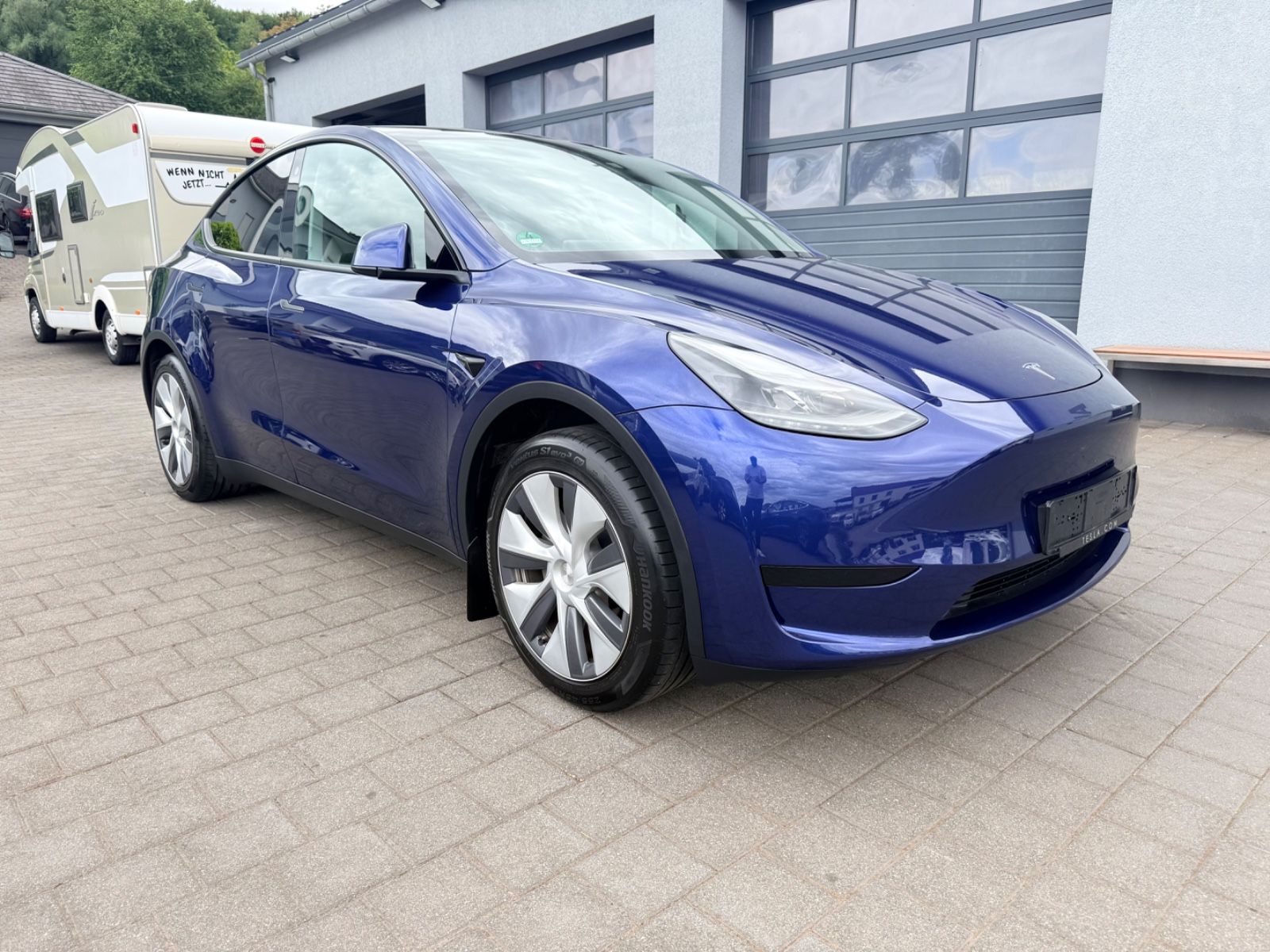 TESLA Model Y Long Range RWD | AHK | 19 Zoll | Blue