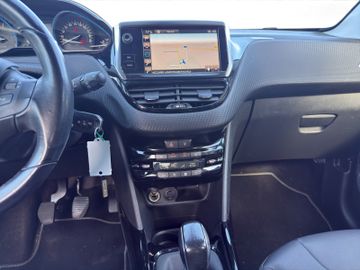 Peugeot 2008 1.2 PureTech 110 Allure Navi+SHZ+PDC