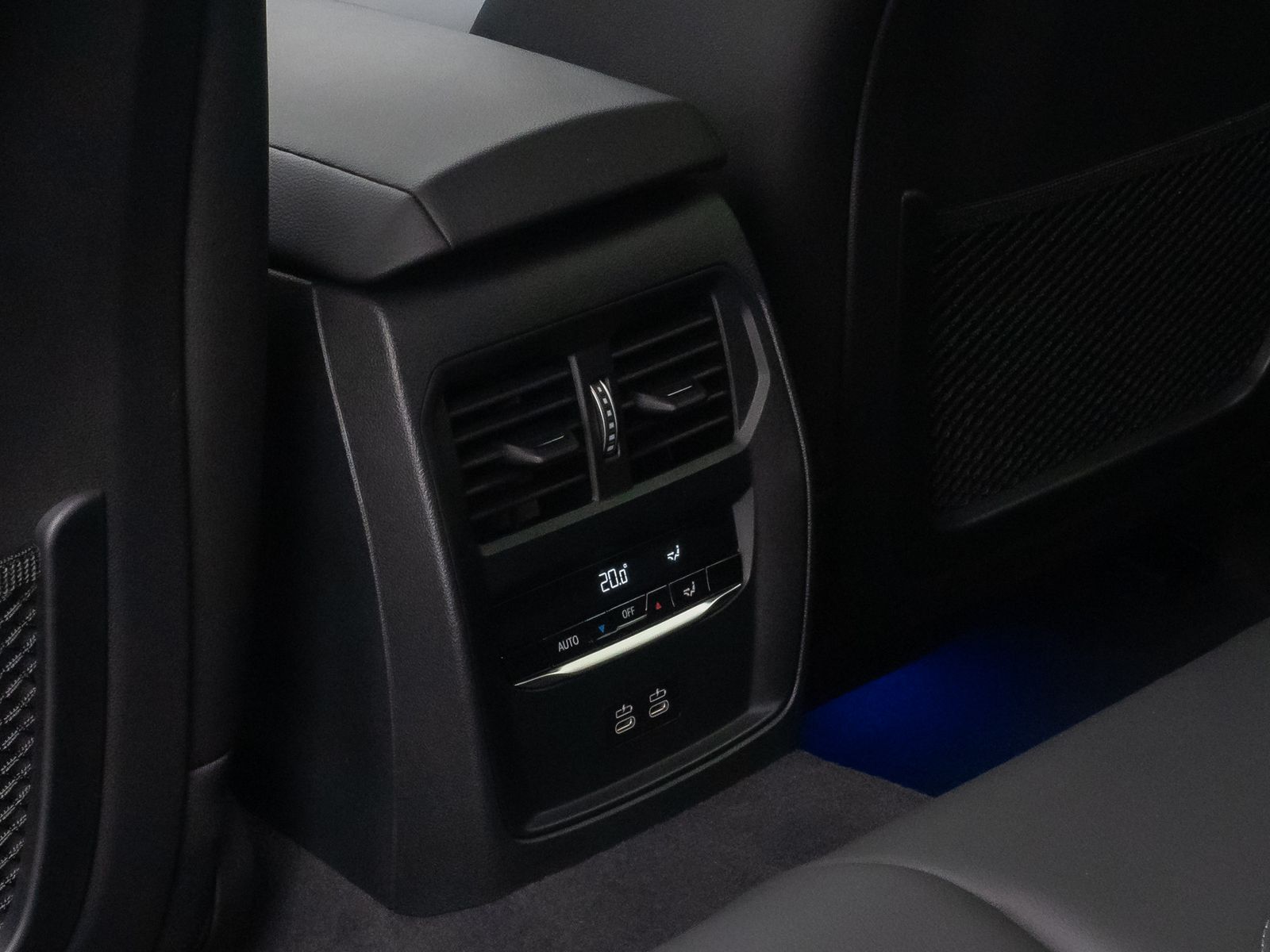 Fahrzeugabbildung BMW 320i Sport Line Laser DAB Kamera HiFi ACC Alarm