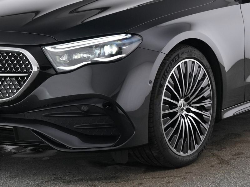 Mercedes-Benz E 300 de 4M T AMG+Night+Premium+Pano+20"+Leder++ imagem 3
