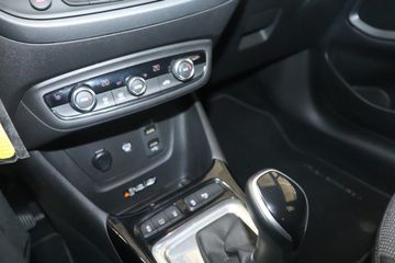 Fotografie des Opel Crossland (X) Crossland 1.2 Automatik Elegance