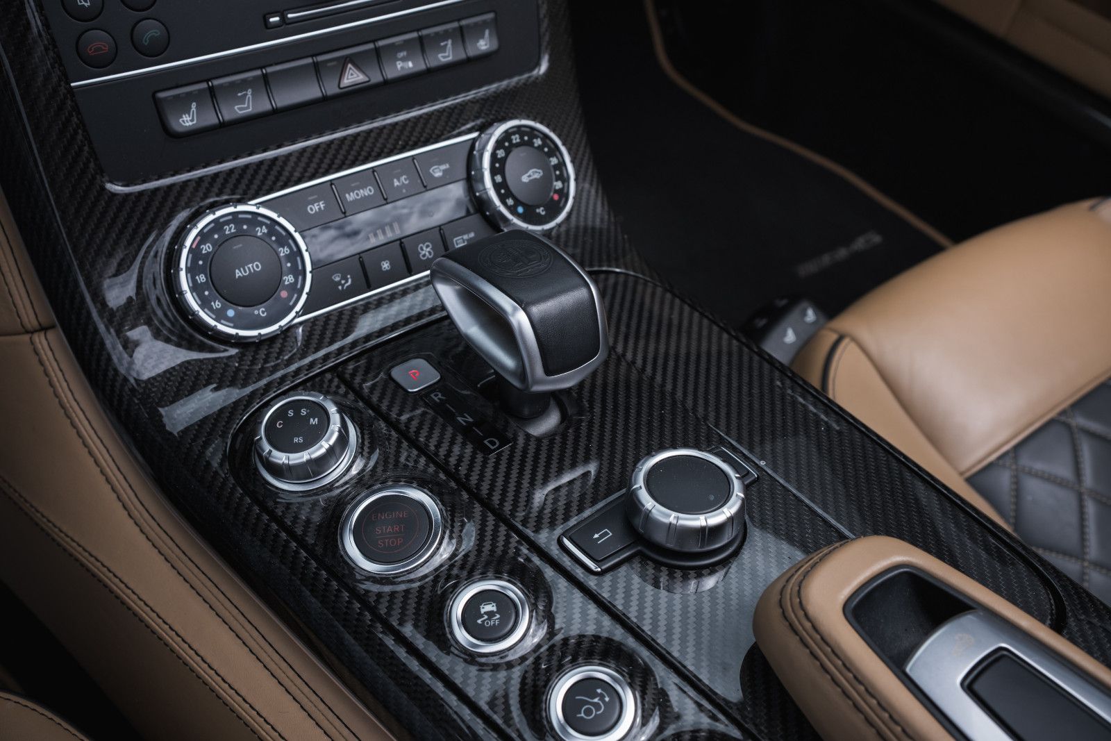 Fahrzeugabbildung Mercedes-Benz SLS AMG Roadster-Rückfahrkamera-Performance-Pak.