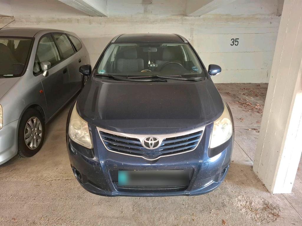 Toyota Avensis T27 2010