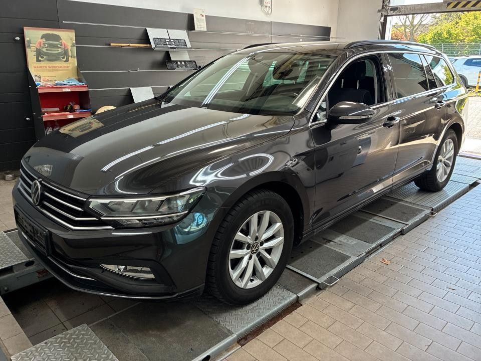 Volkswagen Passat Variant - Bild 2