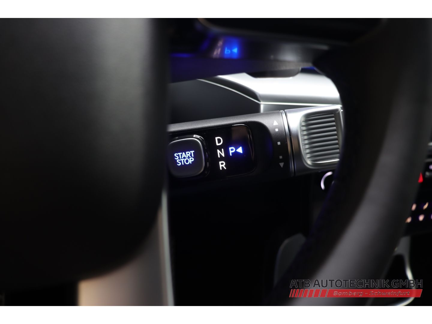 Fahrzeugabbildung Hyundai IONIQ 9 7-Sitzer MY26 110 kWh 307 PS 4WD UNIQ