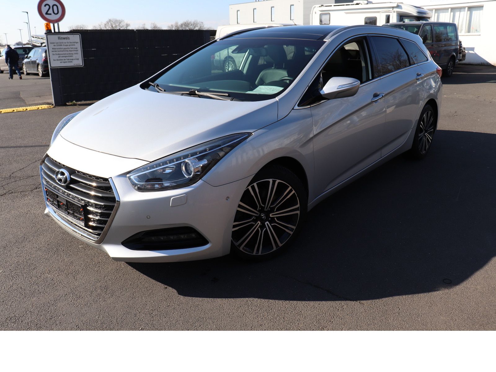 HYUNDAI i40