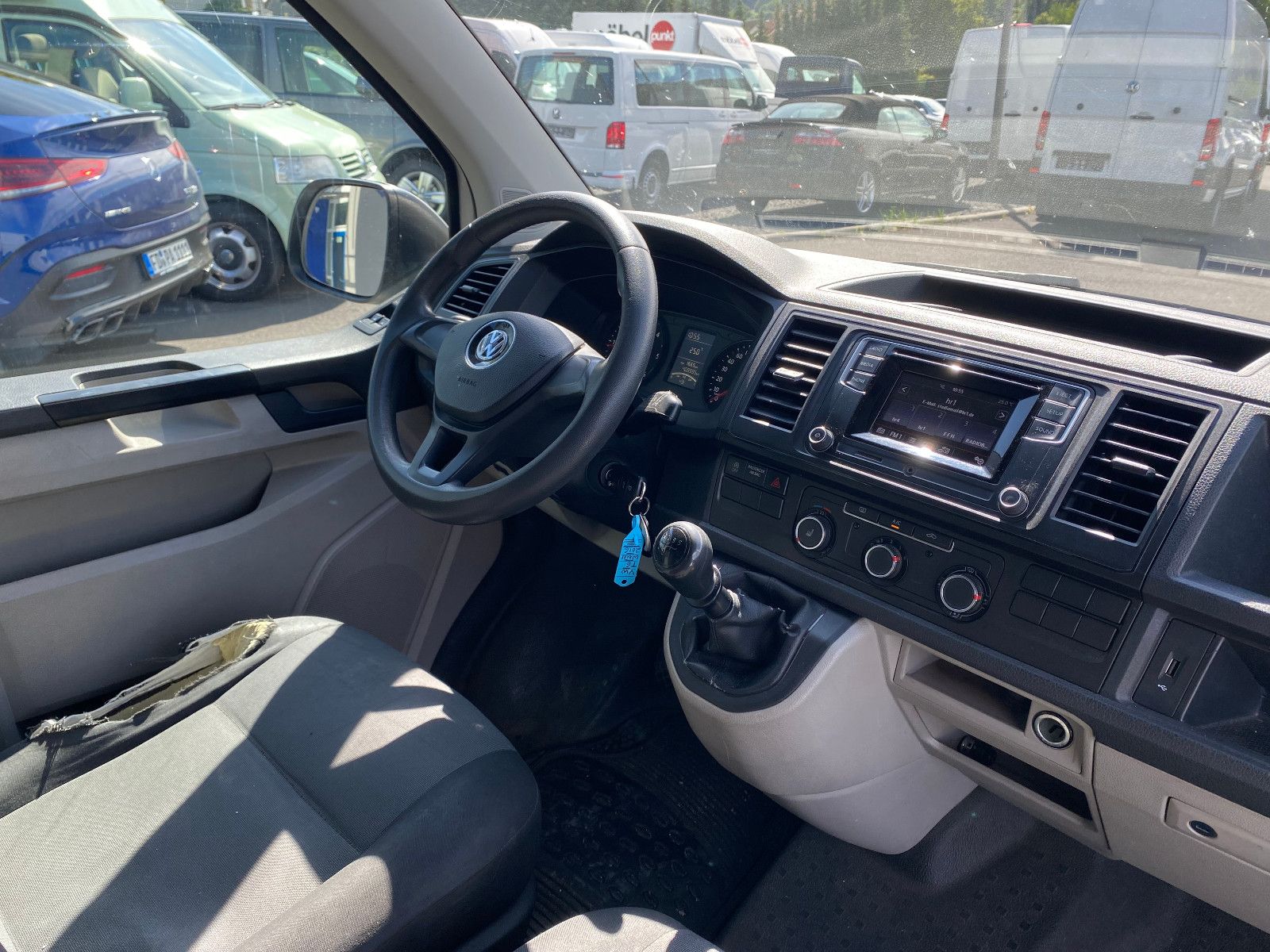 Fahrzeugabbildung Volkswagen T6 Transporter EcoProfi 3-Sitzer AHK SHZ Klima