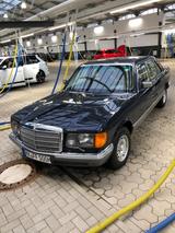 Mercedes-Benz 500 - blaue Mercedes-Benz 500