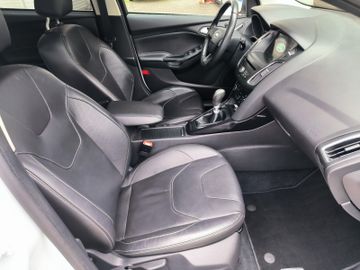 Ford Focus - 10