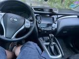 Nissan Qashqai 1.6 dCi DPF Tekna Tekna - Nissan Qashqai mit Diesel-Antrieb: Navigationssystem, Limousine