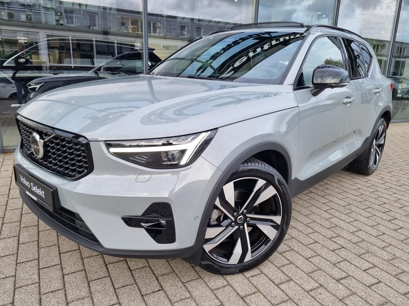 Fahrzeugabbildung Volvo XC40 B4 Ultra Dark '20 Zoll,Glasdach, 360-Cam'