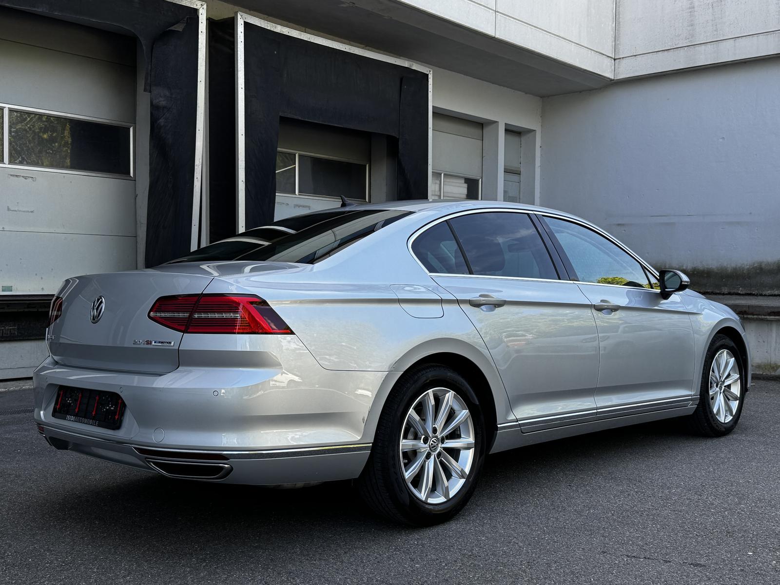 Volkswagen Passat Highline BI-Xenon ACC Kamera Navi Leder