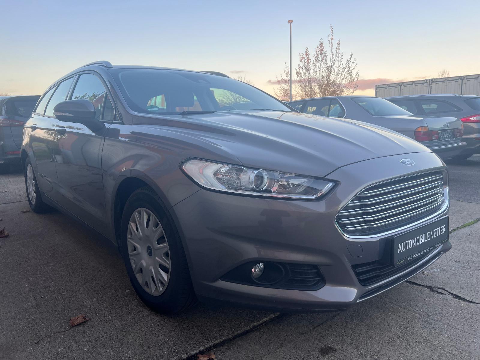 Ford Mondeo 2015 — rear view