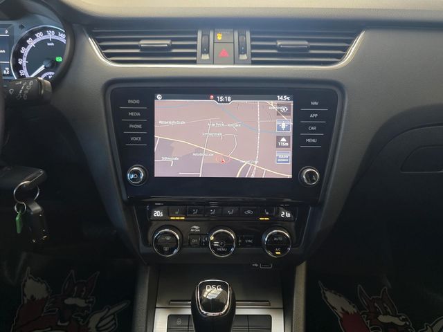 SKODA Octavia — Foto 18