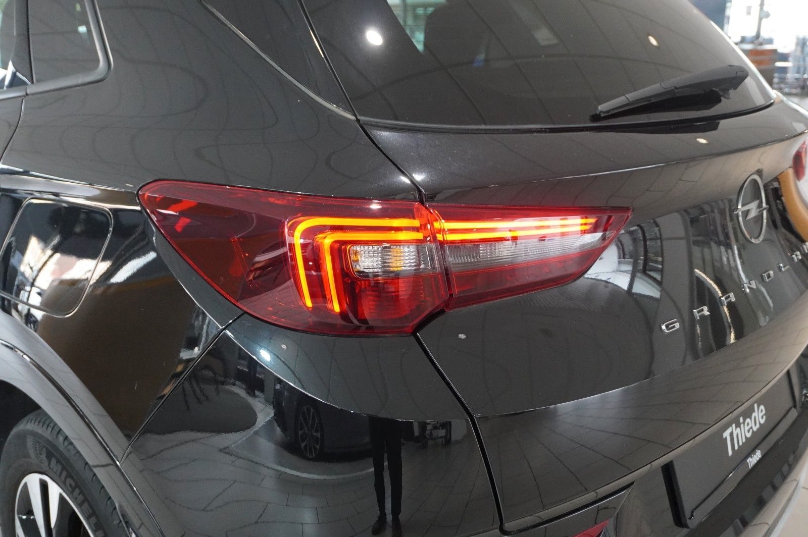 Fahrzeugabbildung Opel Grandland (X) 1.6 PHEV ELEGANCE NAVI/LED/SPORT