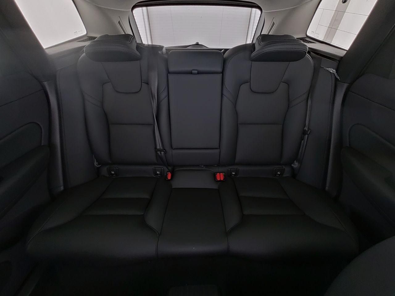 Fahrzeugabbildung Volvo XC60 Plus Dark Recharge Plug-In Hybrid AWD