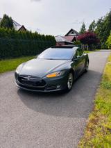 Tesla Model S P85 P free charge sc01 - Tesla Model S aus 2013