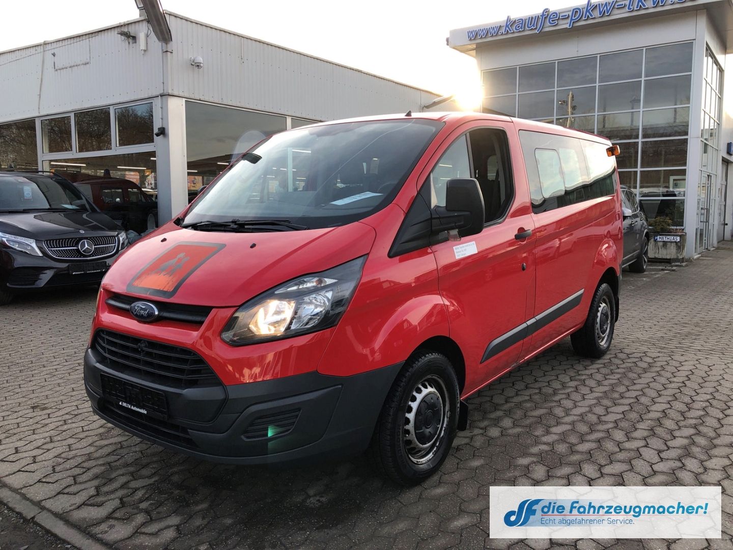 Fahrzeugabbildung Ford Transit Custom Kombi 300 L1 2.2 TDCi*6023