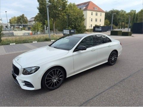 Image of Mercedes-Benz E 300