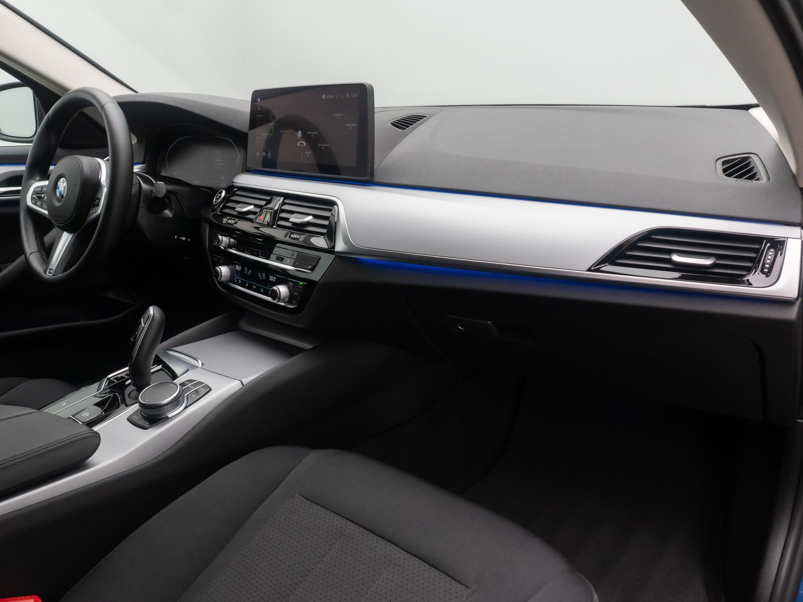 Fahrzeugabbildung BMW 530d xD HUD DAB HiFi Kamera Laser Alarm Komfort
