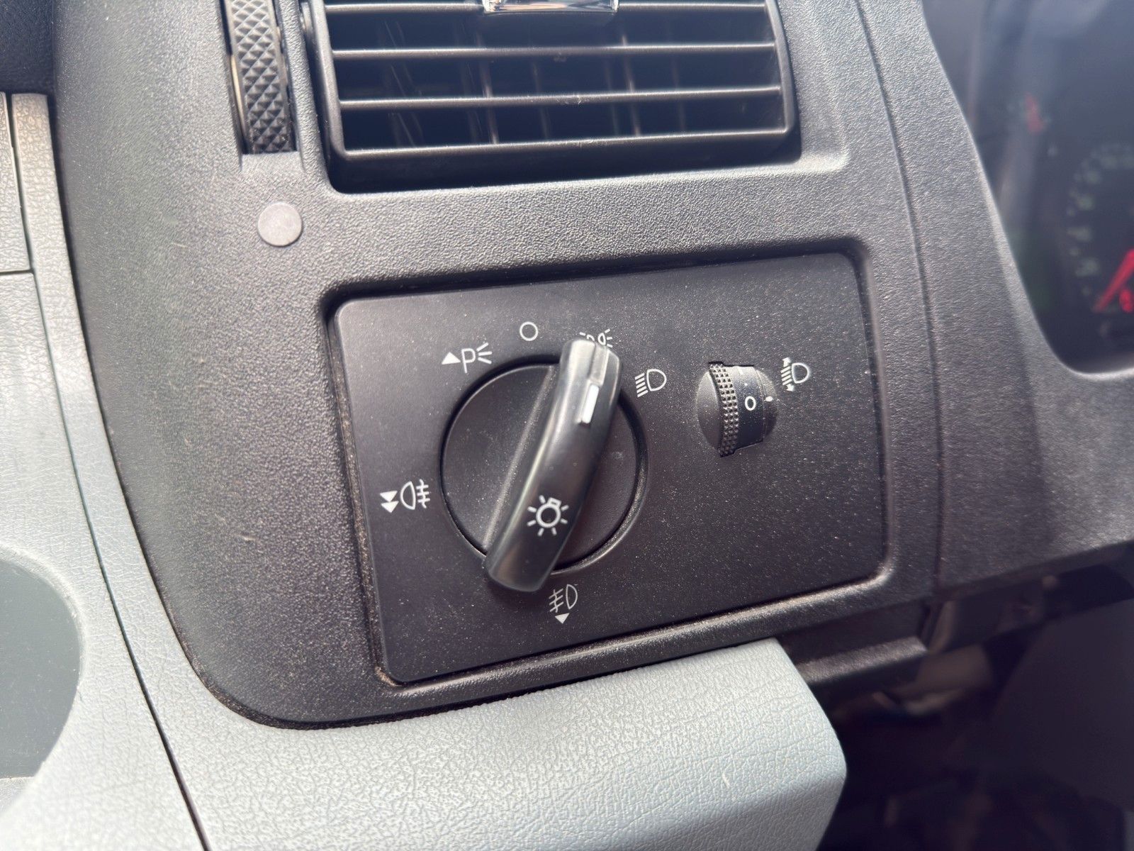 Fahrzeugabbildung Ford Transit Kasten 330K*Kamera*Tempomat*AHK*Werkbank