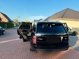 Land Rover Black Pack Range Rover 4.4 Liter SDV8 Vogue  - Land Rover Range Rover Gebrauchtwagen in Düsseldorf