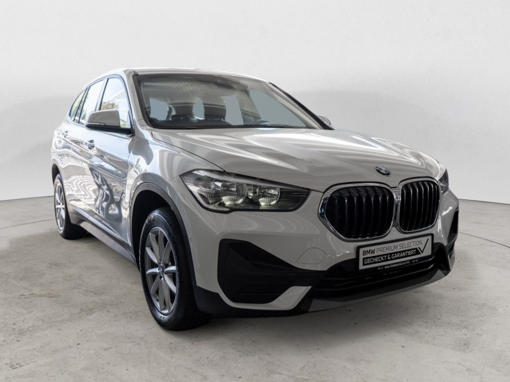 BMW X1 sDrive18d FACEL. PANO AHK NAVI SHZ PDC KLIMA foto 2