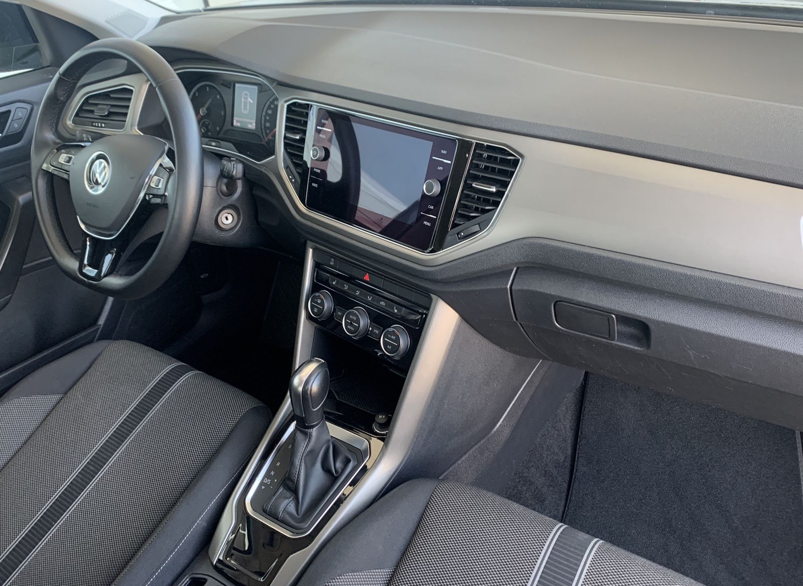 Fahrzeugabbildung Volkswagen T-Roc 2.0 TDI*Style*LED*ACC*Navi*Cam**PDC*