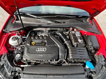 Fahrzeugabbildung Audi A3 1.5 TFSI cod Sportback B&O Xenon Navi PDC SHZ