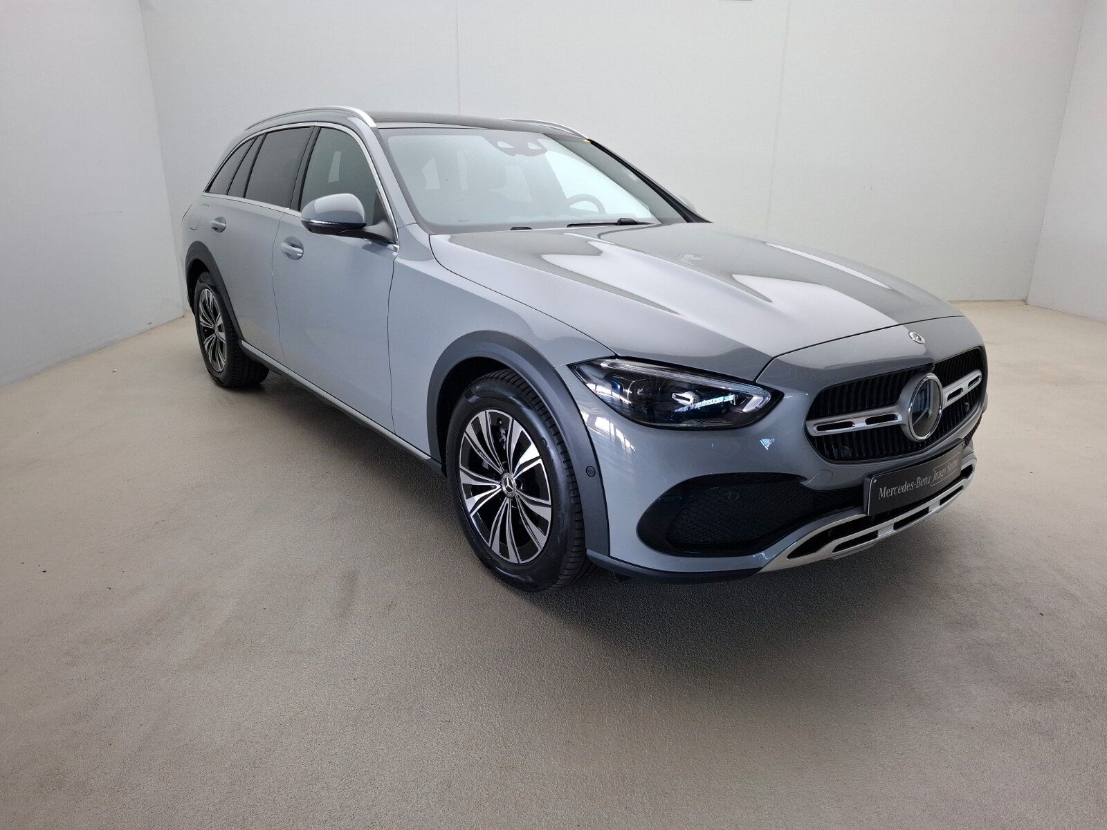 Mercedes-Benz C220d 4M T All-Terrain Pano Distr AHK Burm3D HUD imagem 3