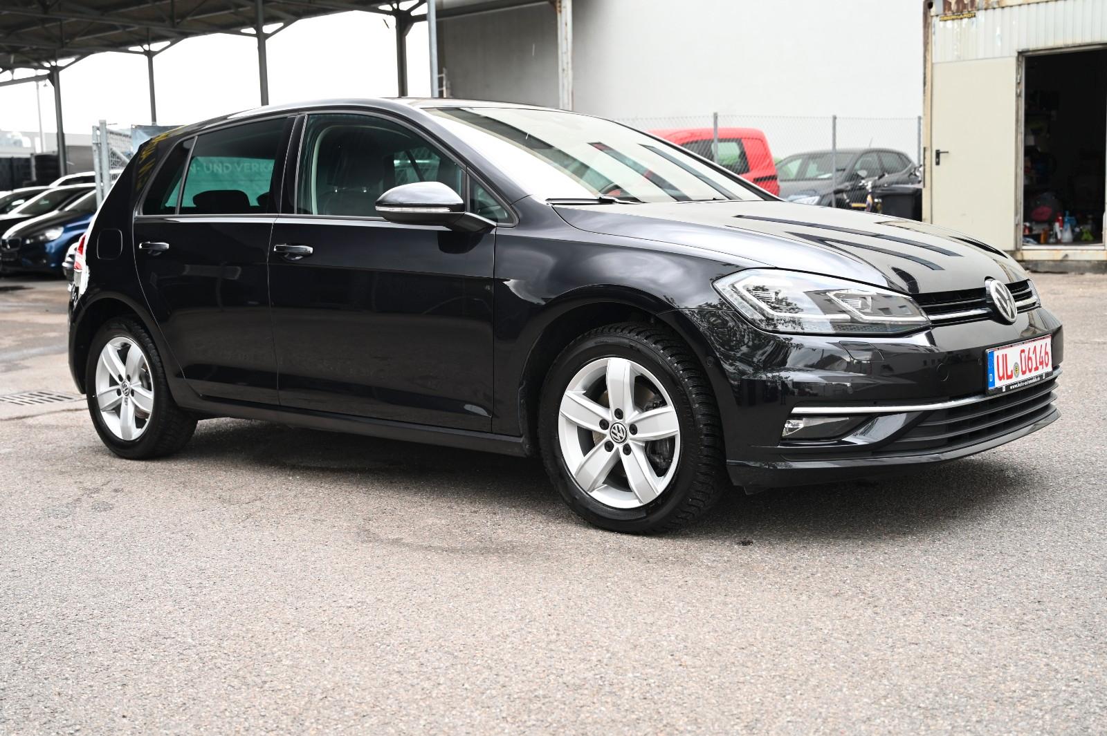 Volkswagen Golf VII Lim. Highline/ 1:Hand