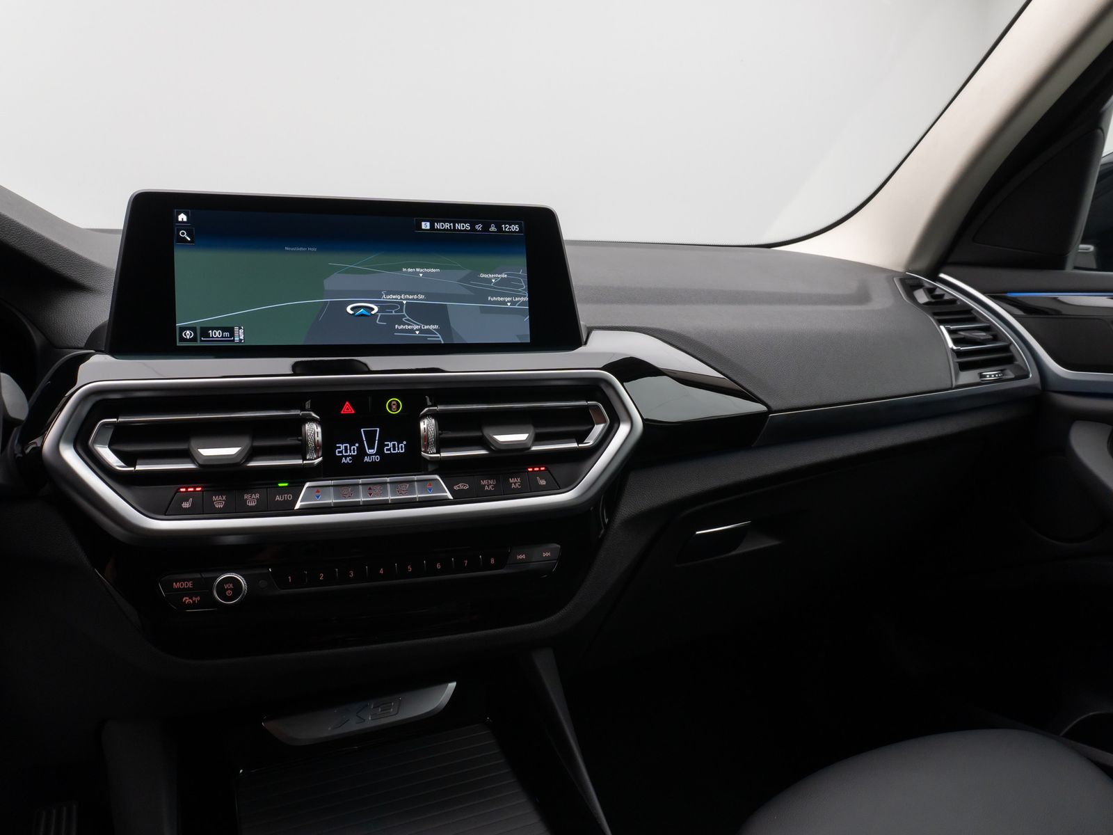 Fahrzeugabbildung BMW X3 xD30e Kamera DAB HiFi Komfort MSport 19Zoll