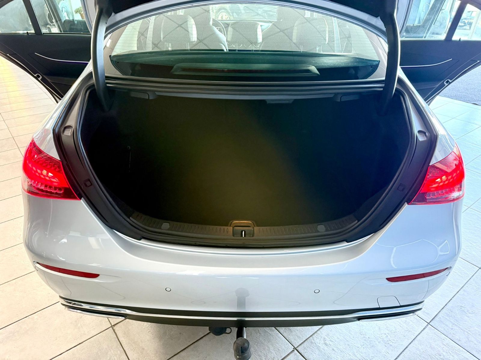 Mercedes-Benz E 200 E Limousine E 200 d foto 11