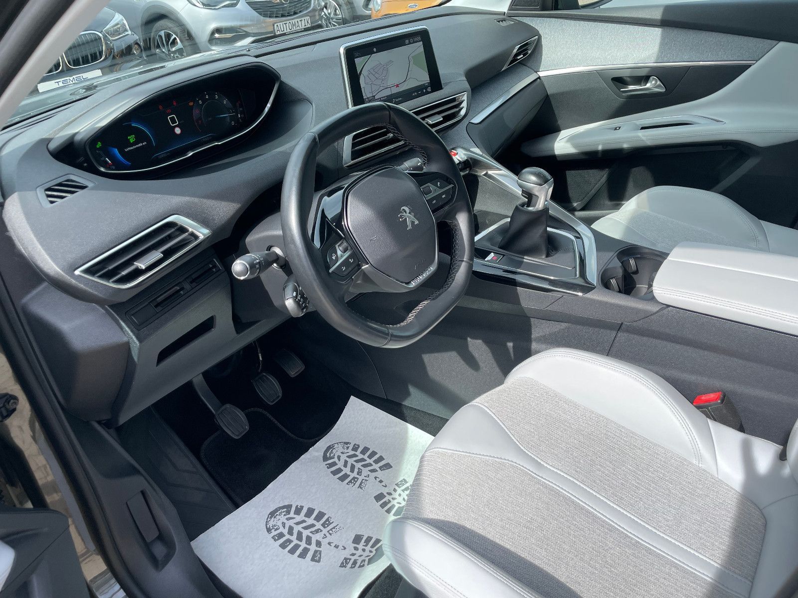 PEUGEOT 3008, 2016, Benzin, 131 PS