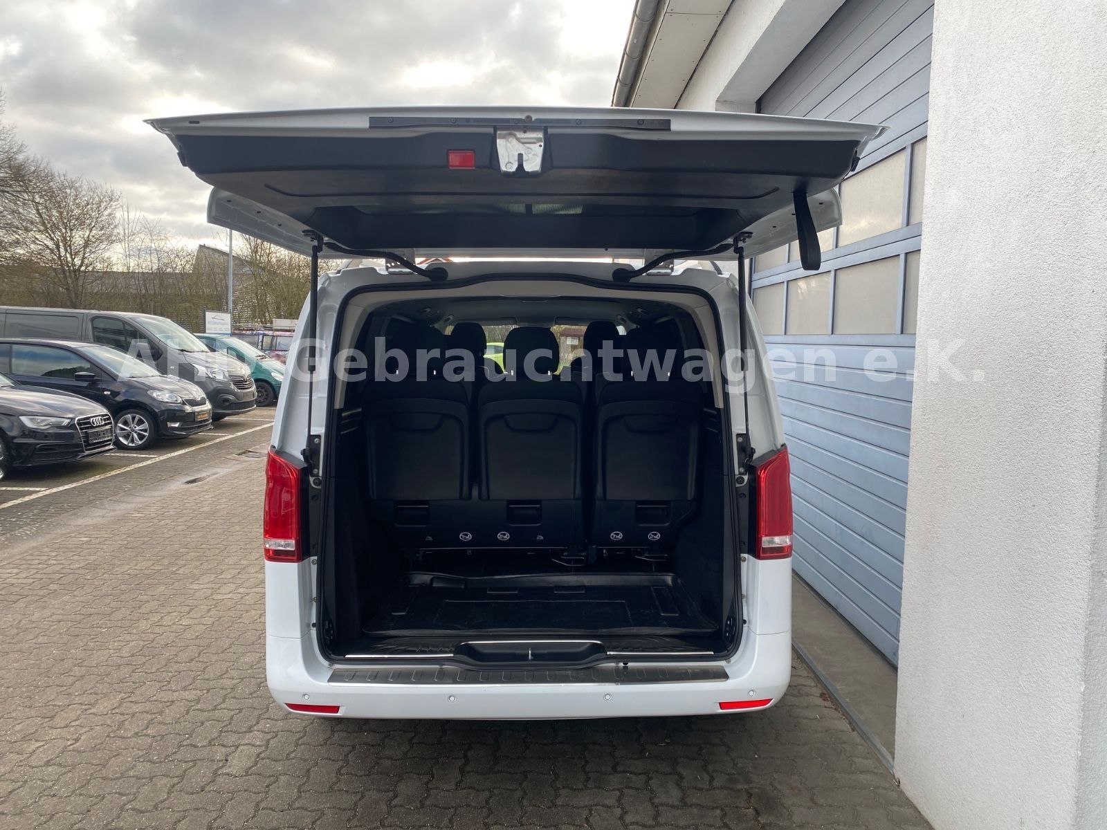 Fahrzeugabbildung Mercedes-Benz Vito Tourer 114/116/119 CDI Edition lang