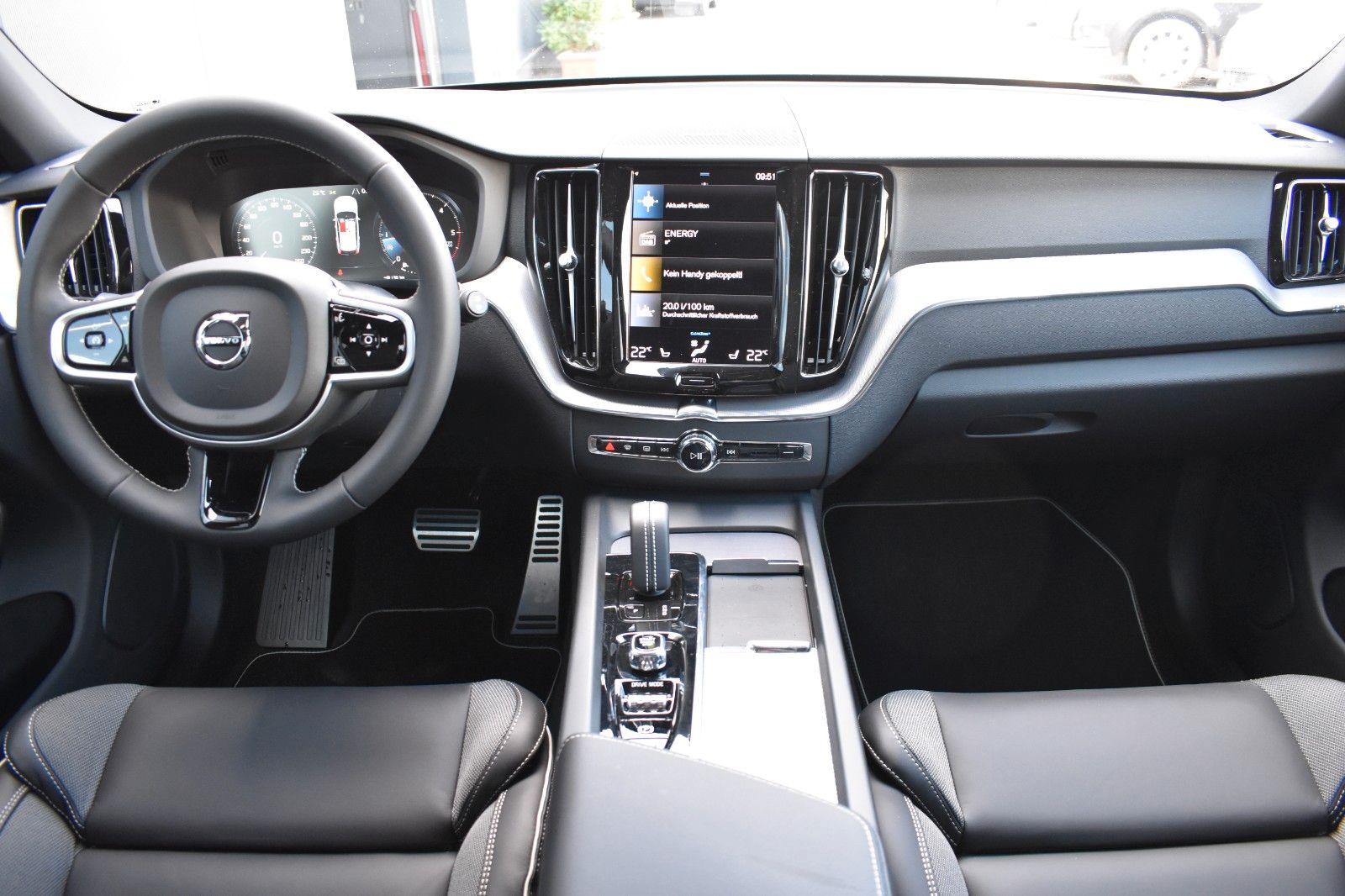 Fahrzeugabbildung Volvo XC60 B4 D AWD Autom. R-Design*STHZG*RFK*ACC