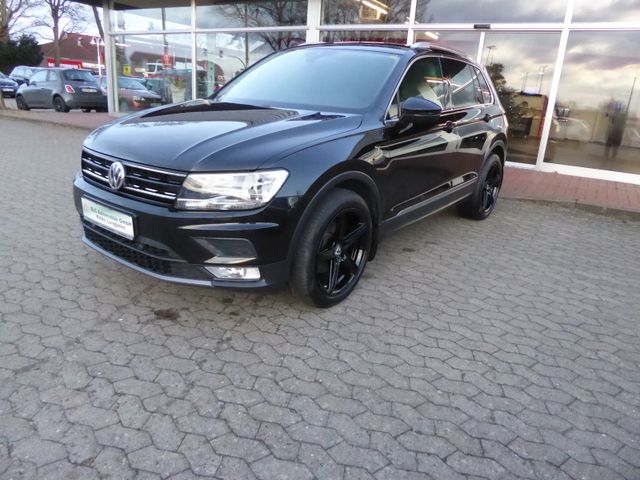 Volkswagen Tiguan Comfortline AHK schw./SHZ/19 Zoll