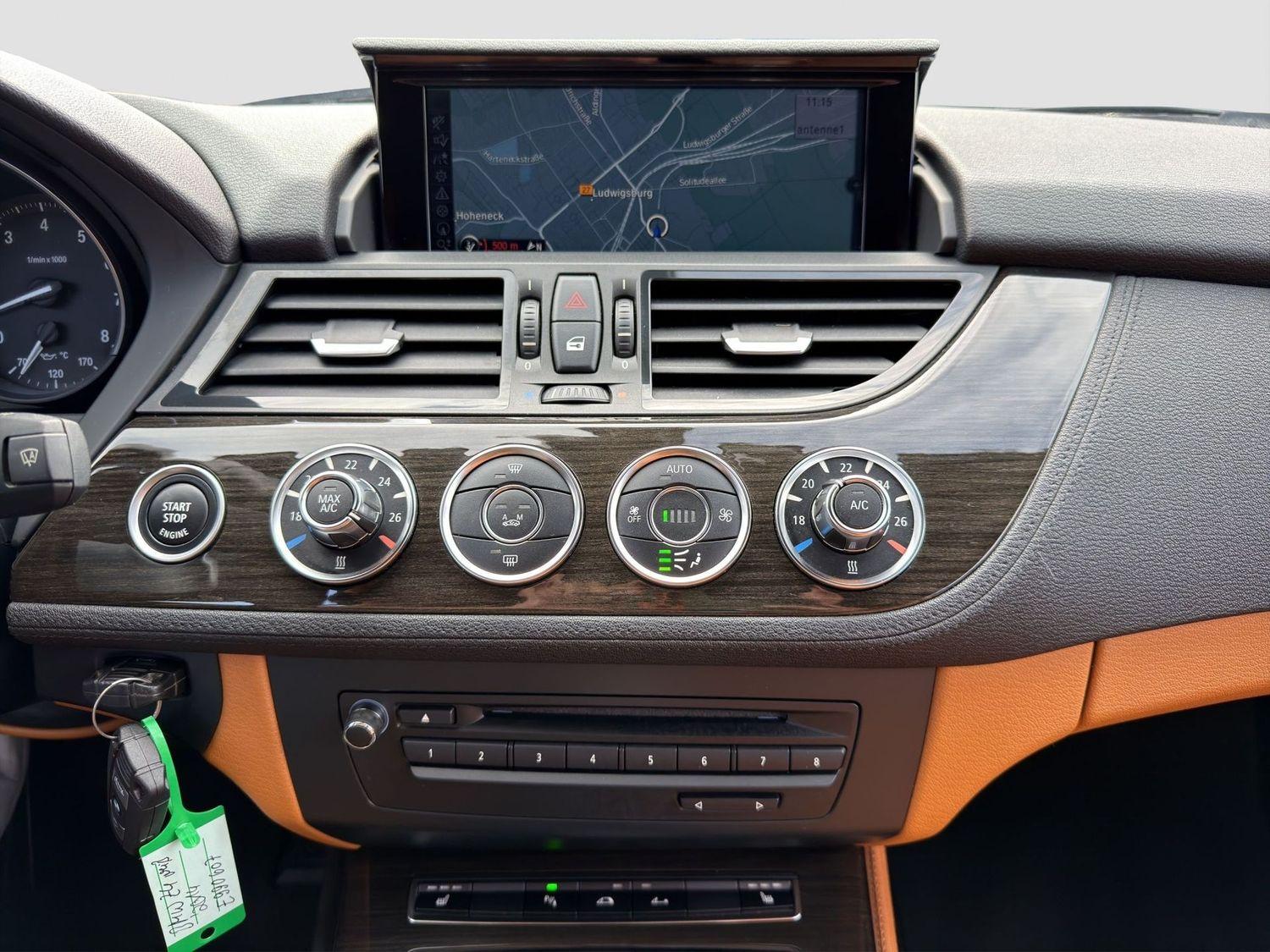 BMW Z4 SDRIVE20I 184ch - BVA 8 - CUIR - NAVIGATION PROFESSIONAL - XÉNON - SIÈGES CHAUFFANTS - CLIM AUTO