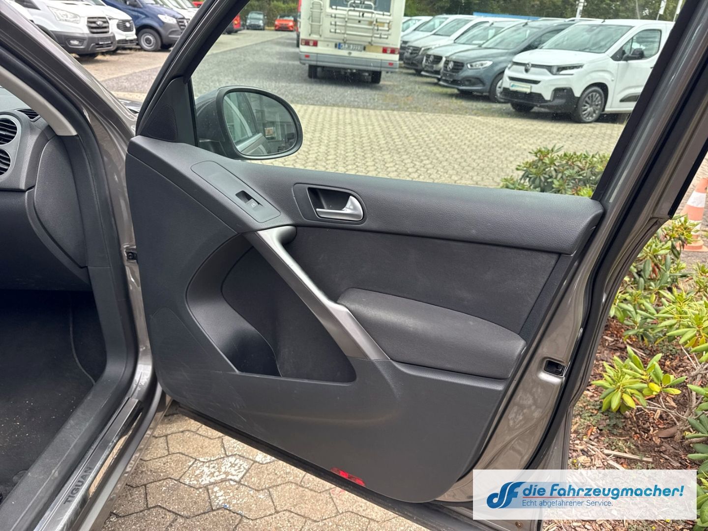 Fahrzeugabbildung Volkswagen Tiguan Sport & Style 4Motion El. Panodach *EXPO