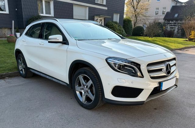 MERCEDES-BENZ GLA 200 AMG Line von Privat