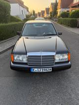 Mercedes-Benz 124 E 200  - gebrauchte Mercedes-Benz E 200 aus dem Jahr 1990
