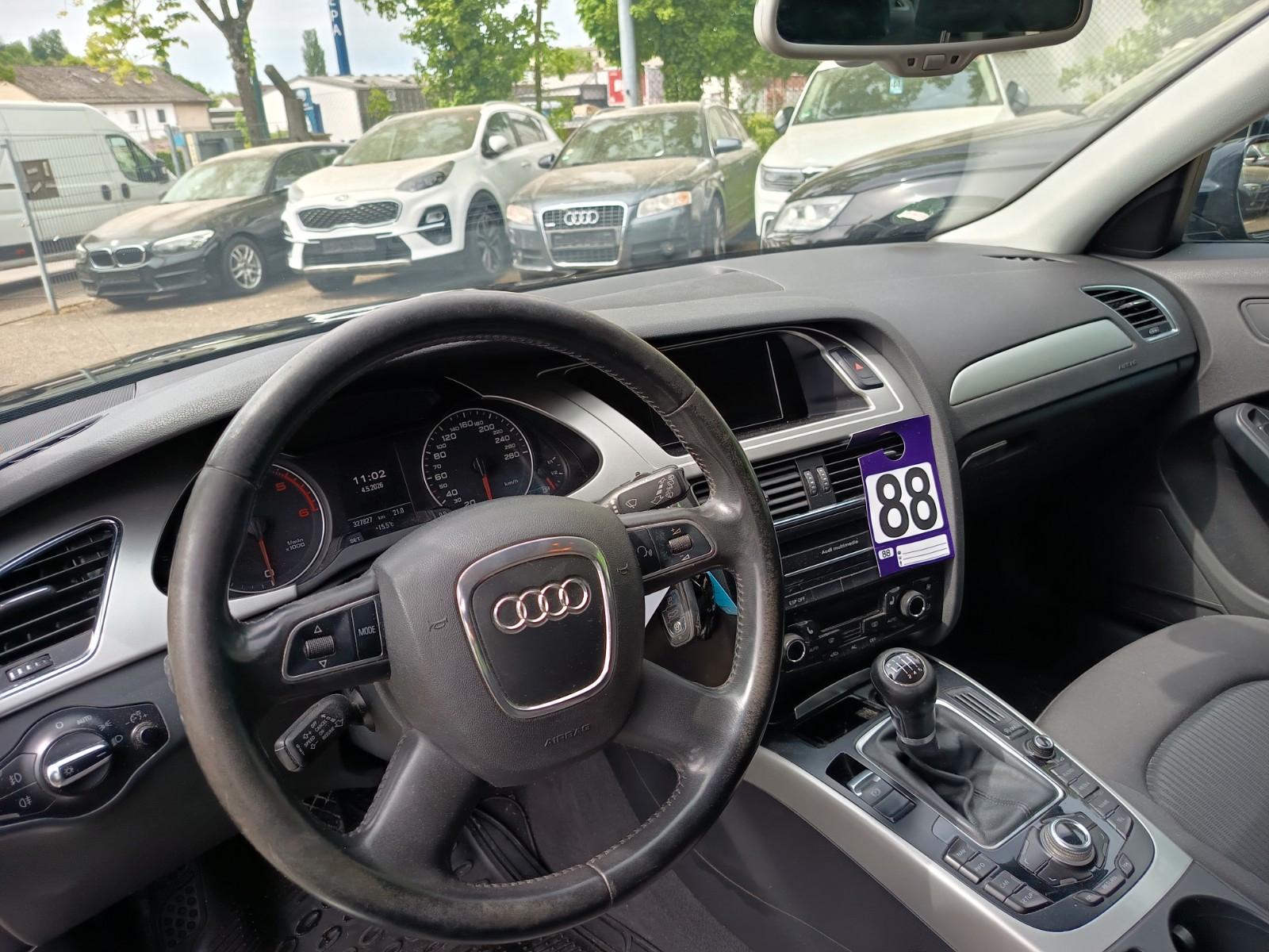 Audi A4 2010 — photo 14