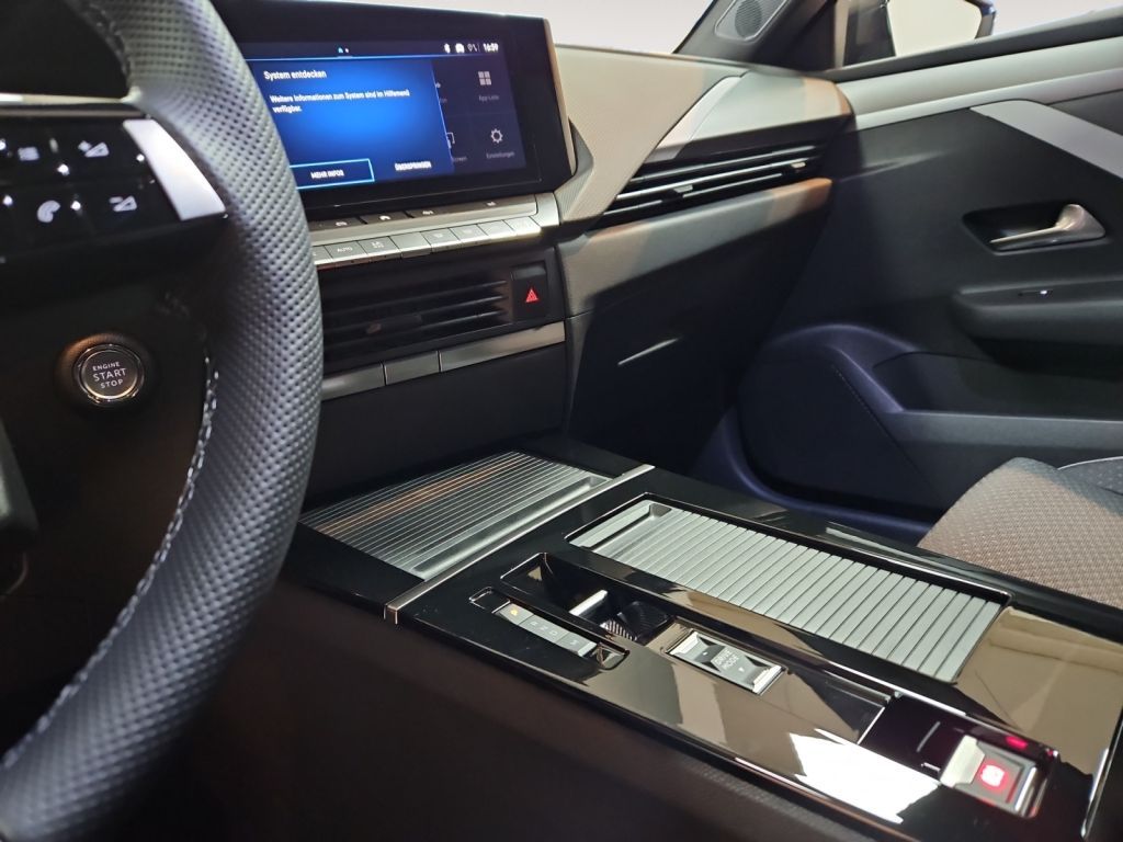 Fahrzeugabbildung Opel Astra 1.2 Turbo Hybrid 48 V Edition (L)