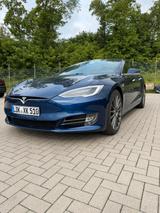 Tesla Model S 75D - - blaue Tesla Model S