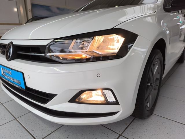 Fahrzeugabbildung Volkswagen Polo 1.0 TSI United NAVI SITZH KAM APP ALLWET