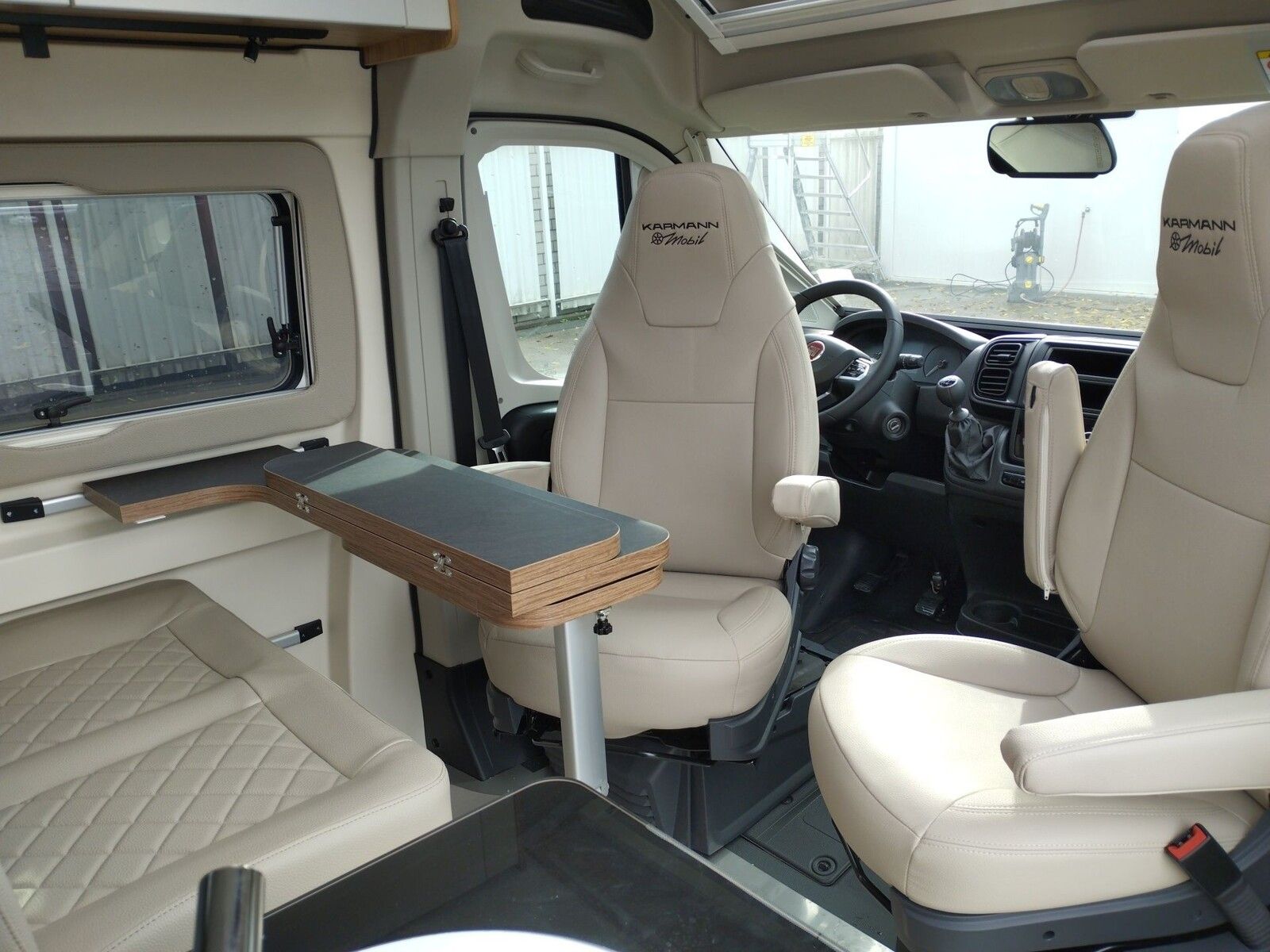 Fahrzeugabbildung Karmann Dexter DE 580 Captain-Chair-Sitze, Klima,