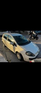 Fiat Grande Punto 1.3 MJT 75 CV 5 porte S&S Actu - weiße Fiat Grande Punto