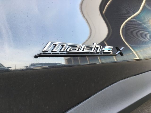 Fahrzeugabbildung Ford Mustang Mach-E   #99KW #RWD #Fahrerassistenz-Sys