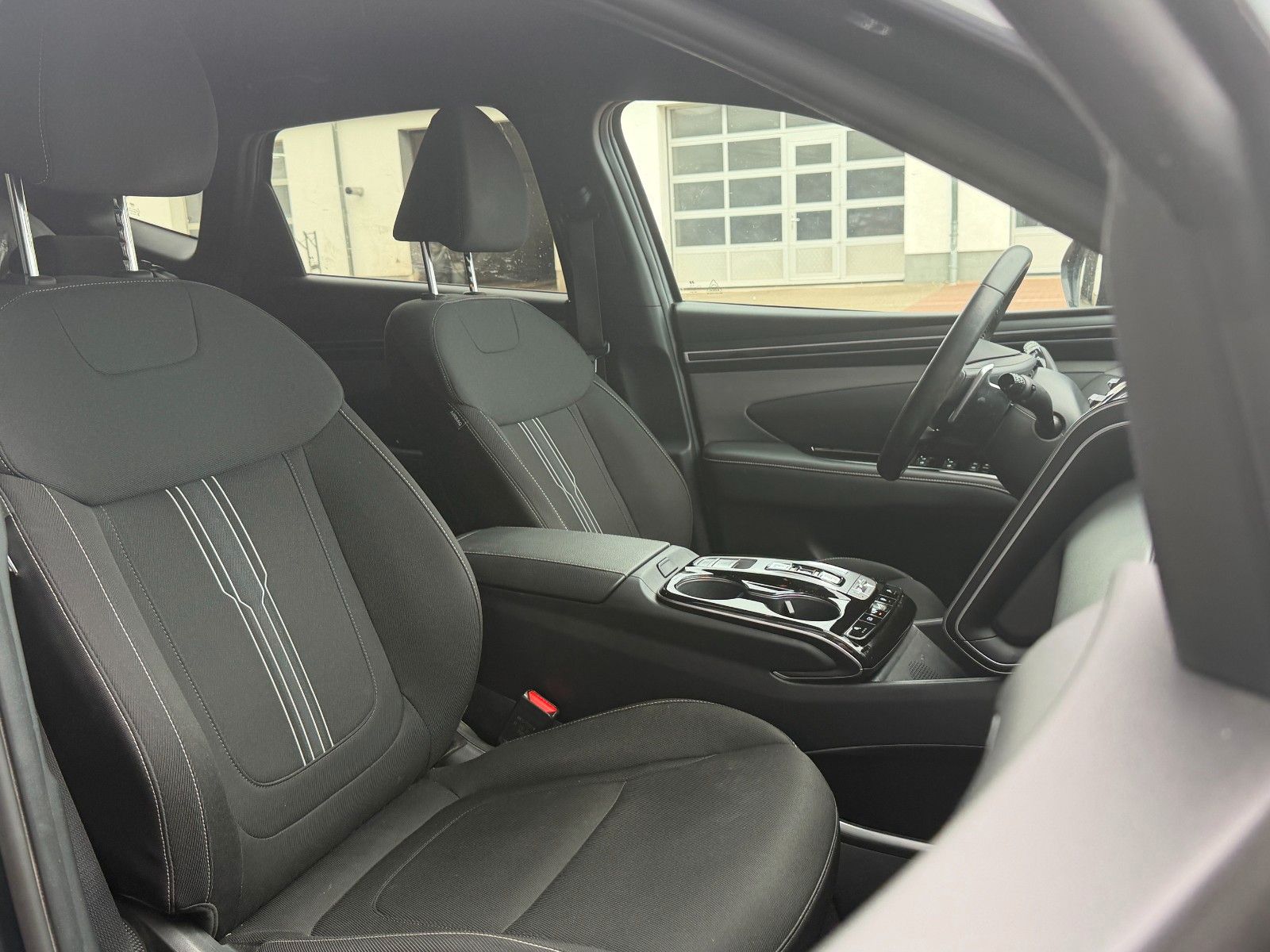 Fahrzeugabbildung Hyundai TUCSON 1.6 T-GDI 48V Blackline *8-fach*ACC*AHK*