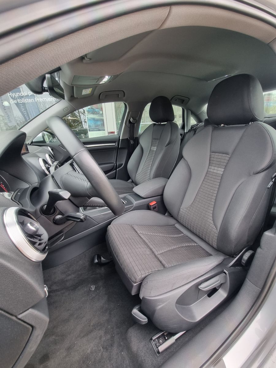 Fahrzeugabbildung Audi A3 Limousine 35 TFSI sport XENON NAVI SHZ